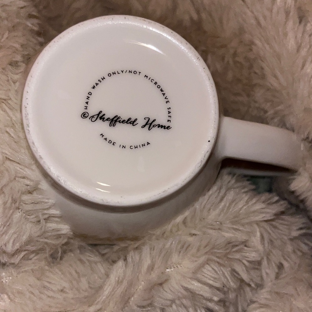 Monogram C mug Sheffield Home white and gold - Picture 5 of 6